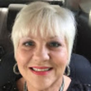 Meet your Posher, Debra